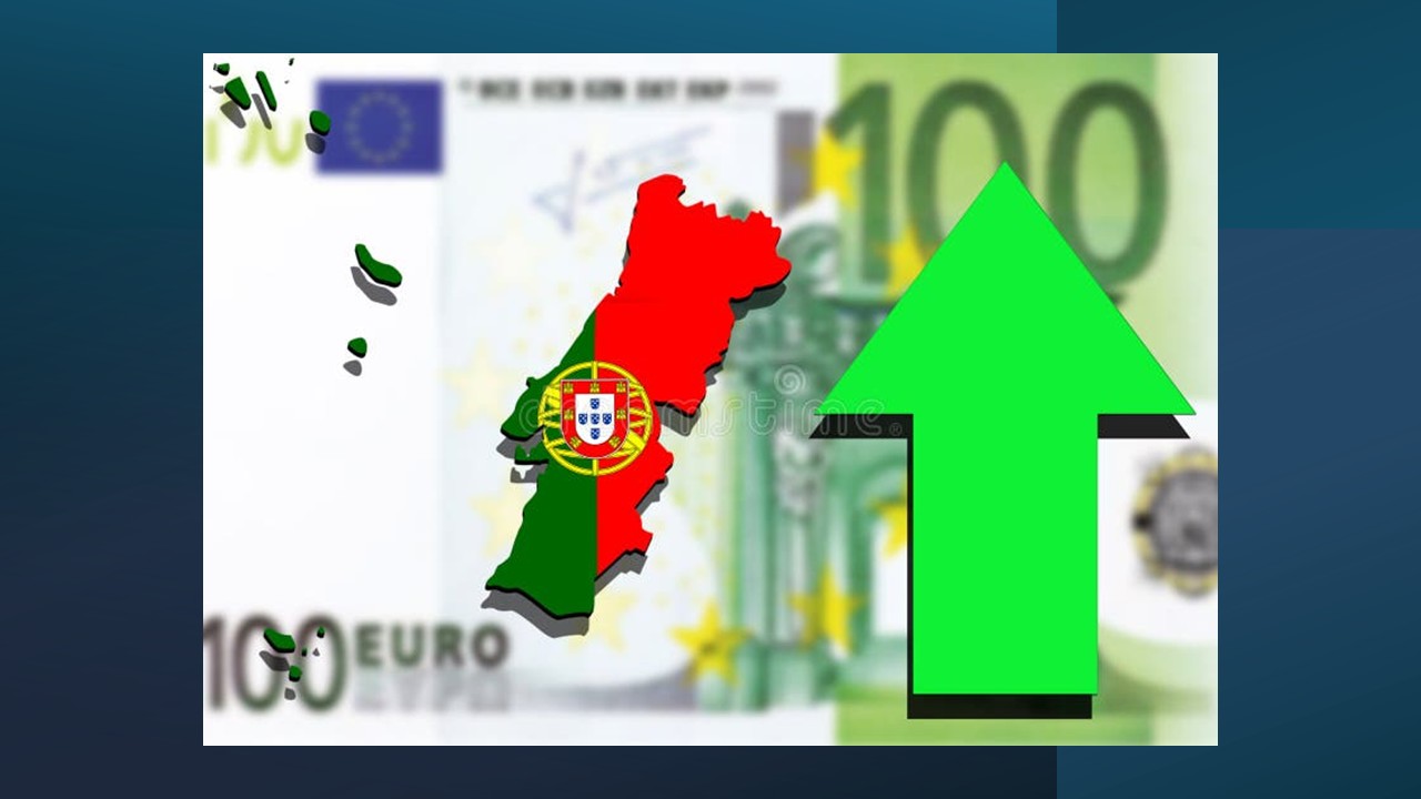Mapa de Portugal con flechas de euros y la mención "PRR Vivienda" y el plazo 2026, representando el riesgo de pérdida de fondos europeos.