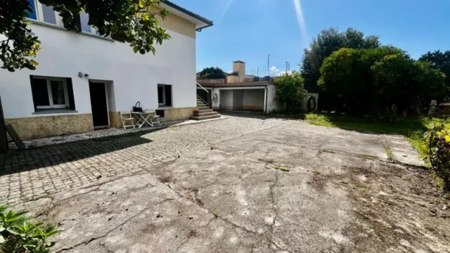 Moradia versátil em Viana do Castelo com terreno e rendimento