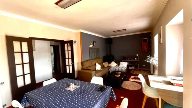 Sala de estar moderna da moradia em Viana do Castelo